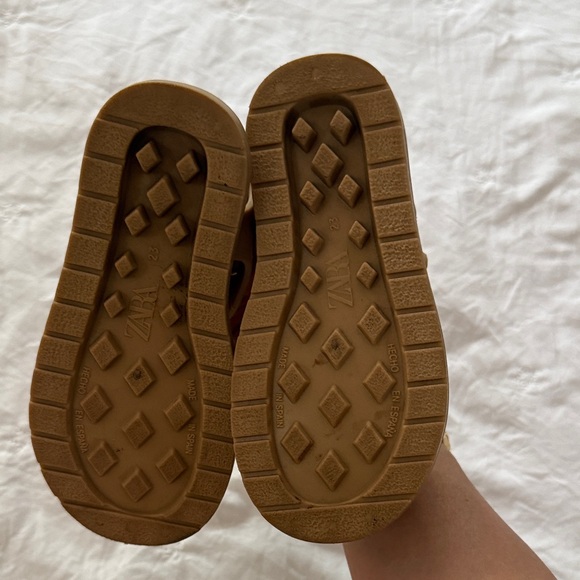Zara Girls Tan Jelly Sandals size 23 - Picture 2 of 3